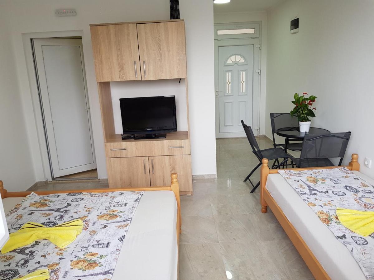 Apartmani Vila Ebra Утьеха Экстерьер фото
