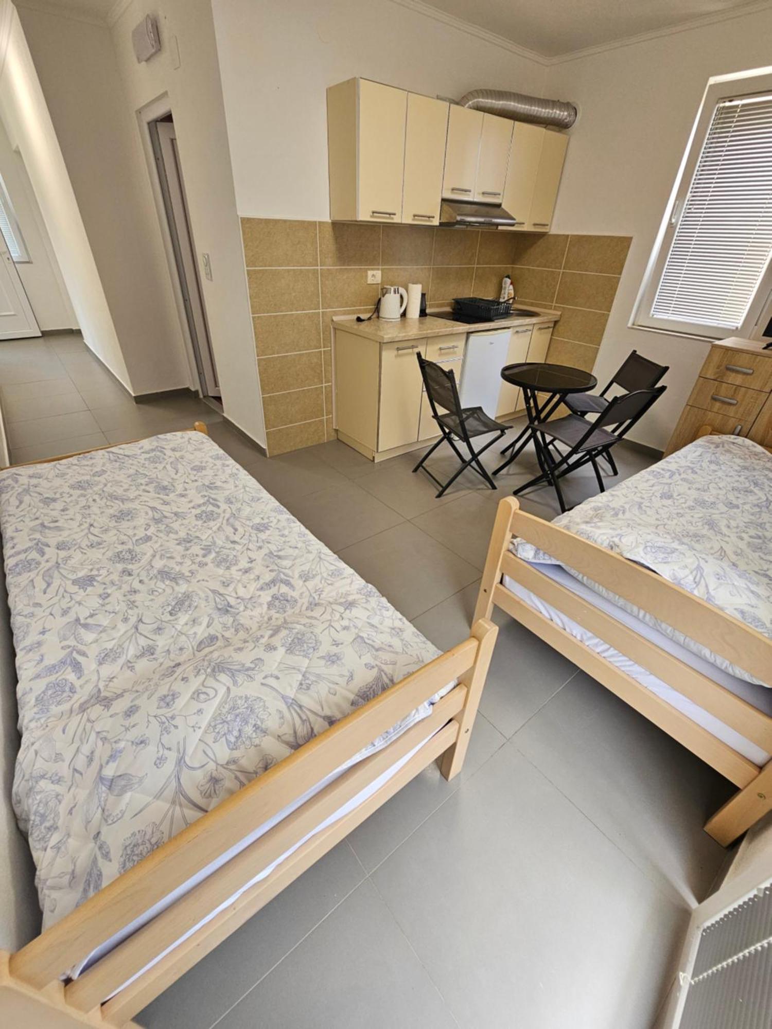 Apartmani Vila Ebra Утьеха Экстерьер фото