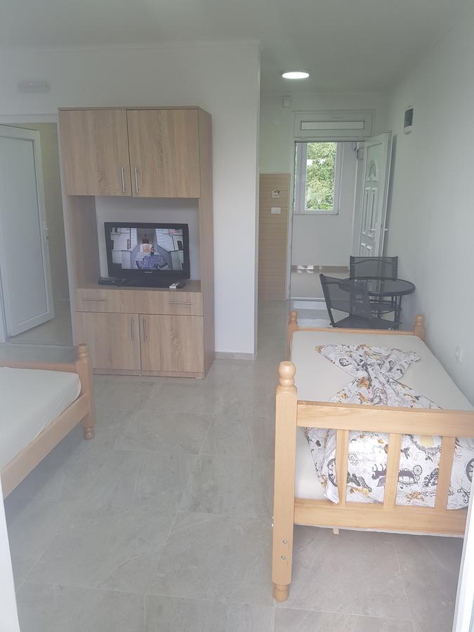 Apartmani Vila Ebra Утьеха Экстерьер фото