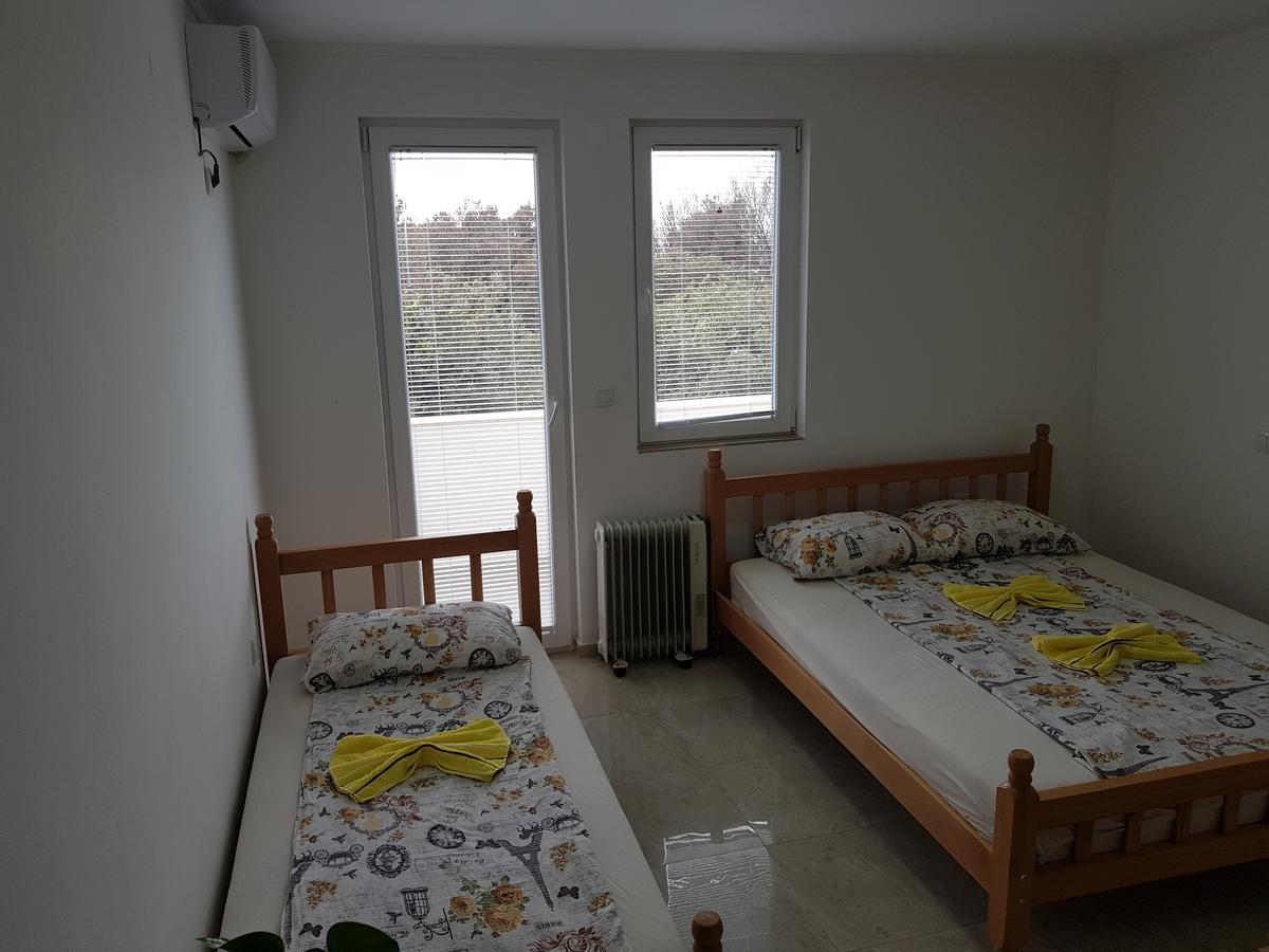 Apartmani Vila Ebra Утьеха Экстерьер фото