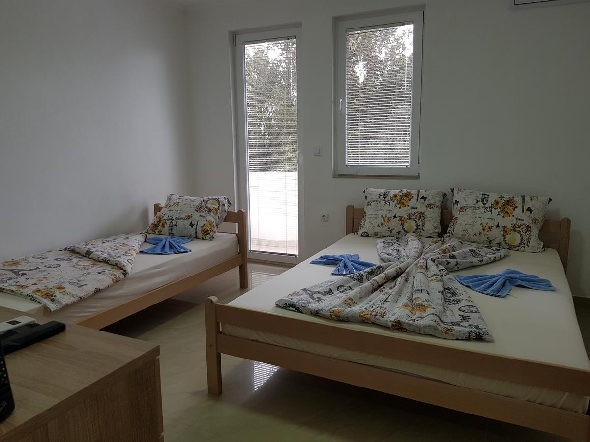 Apartmani Vila Ebra Утьеха Экстерьер фото