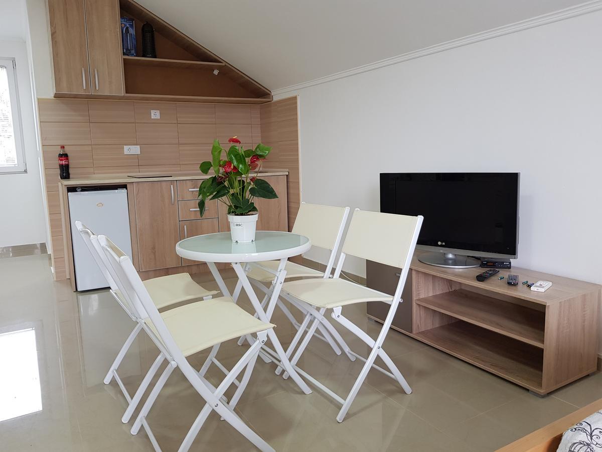 Apartmani Vila Ebra Утьеха Экстерьер фото